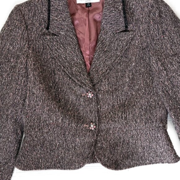 Tahari Cropped Tweed Blazer - Picture 5 of 12